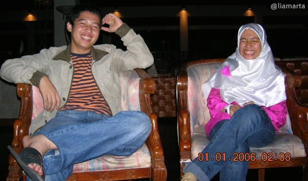 First time they're being a couple : 01.01.06 01.03